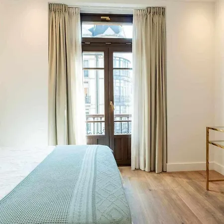 El Mirador De Uria Apartment *